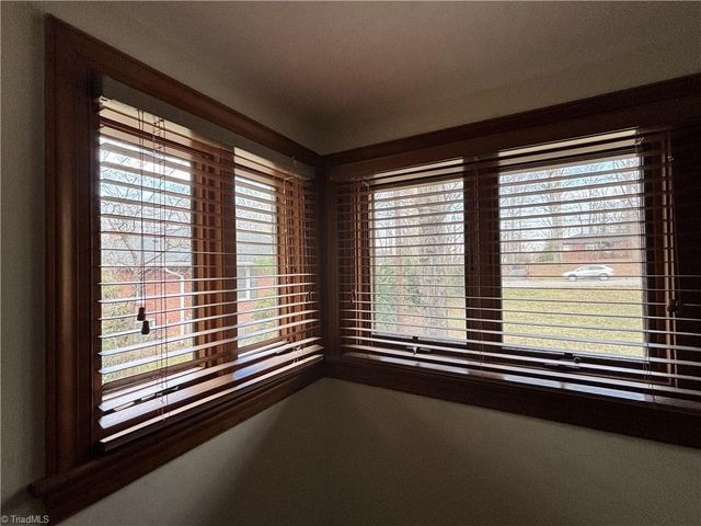 1255 Peace Haven Road, Winston-salem, NC 27104