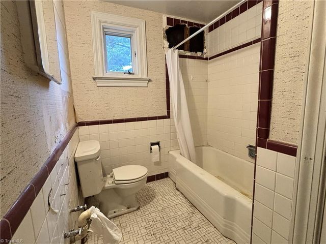 1255 Peace Haven Road, Winston-salem, NC 27104