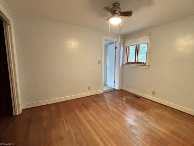 1255 Peace Haven Road, Winston-salem, NC 27104