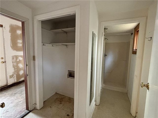 1255 Peace Haven Road, Winston-salem, NC 27104