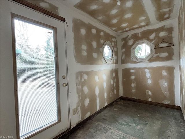 1255 Peace Haven Road, Winston-salem, NC 27104