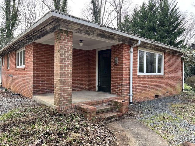 1255 Peace Haven Road, Winston-salem, NC 27104