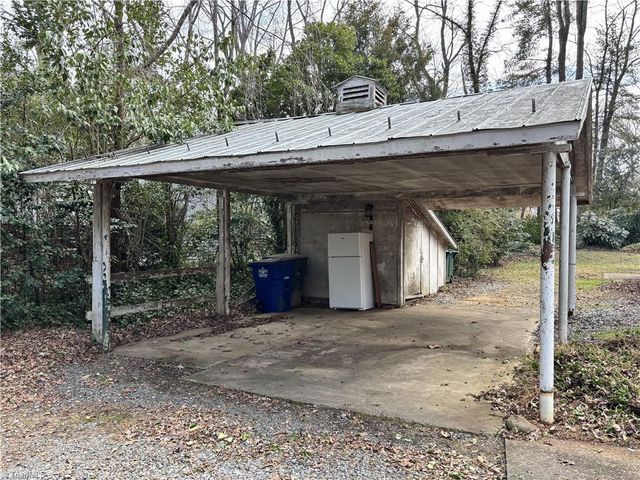 1255 Peace Haven Road, Winston-salem, NC 27104