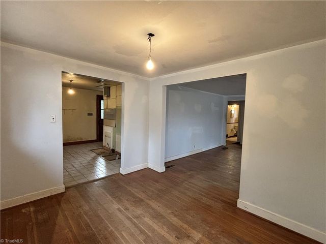 1255 Peace Haven Road, Winston-salem, NC 27104