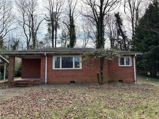 1255 Peace Haven Road, Winston-salem, NC 27104