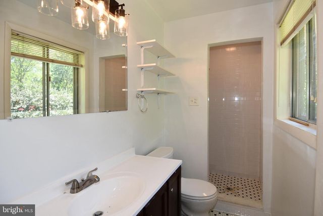 4842 RANDOLPH DR, Annandale, VA 22003