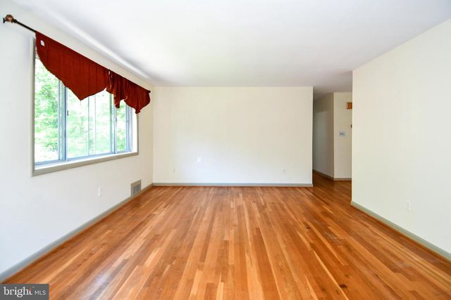 4842 RANDOLPH DR, Annandale, VA 22003