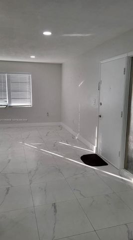 5425 SW 77th Ct 102D, Miami, FL 33155