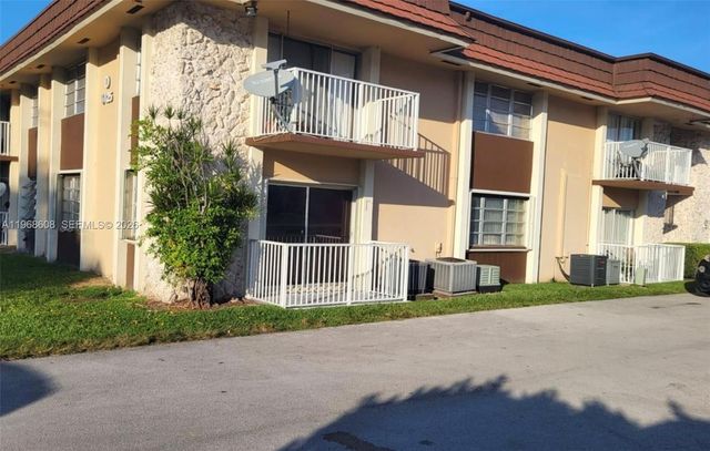 5425 SW 77th Ct 102D, Miami, FL 33155