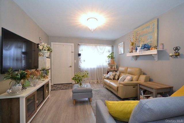 54 Townhouse Road N 54, Huntington Station, NY 11746