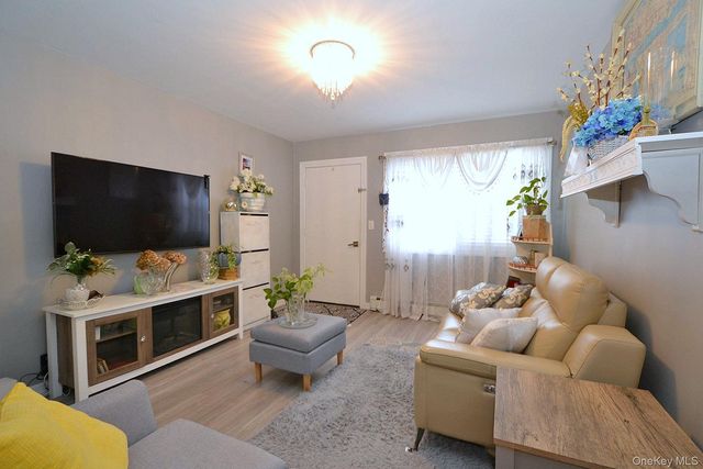 54 Townhouse Road N 54, Huntington Station, NY 11746