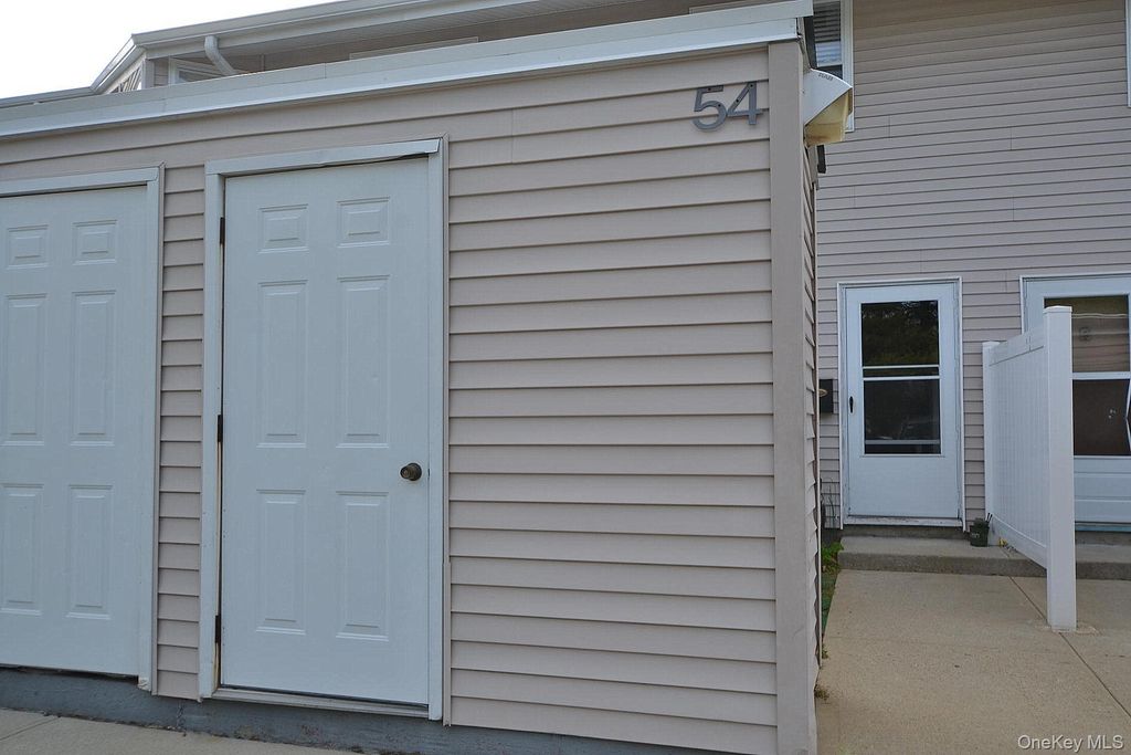 54 Townhouse Road N 54, Huntington Station, NY 11746