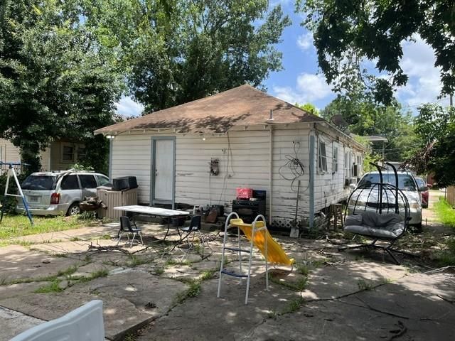 833 Wilkes Street, Houston, TX 77009
