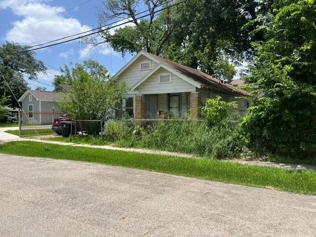 833 Wilkes Street, Houston, TX 77009