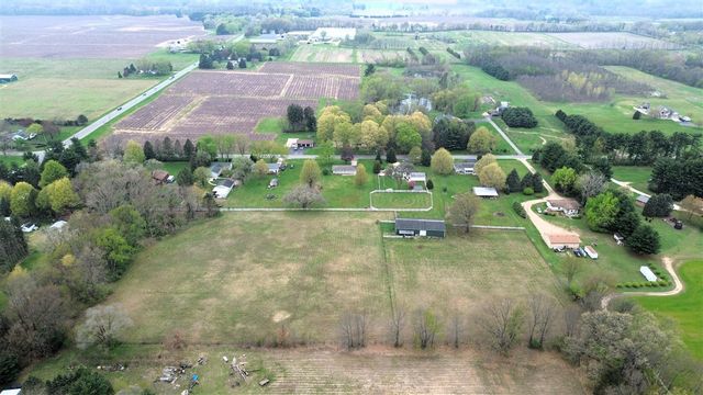 1155 S Bainbridge Center Road, Benton Harbor, MI 49022