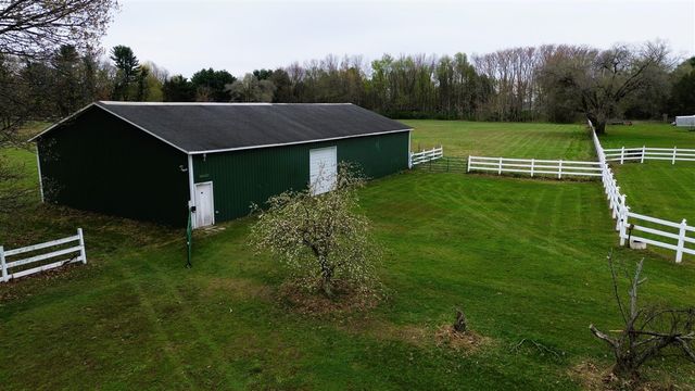 1155 S Bainbridge Center Road, Benton Harbor, MI 49022