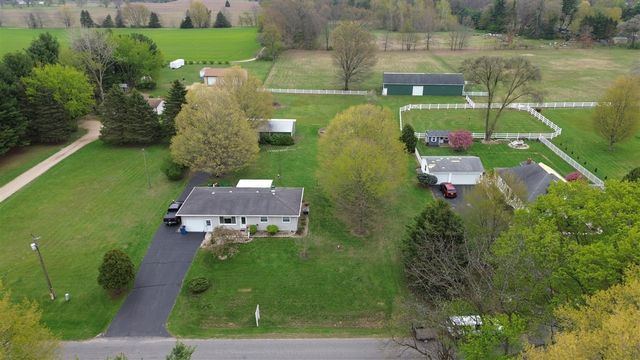 1155 S Bainbridge Center Road, Benton Harbor, MI 49022
