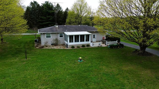 1155 S Bainbridge Center Road, Benton Harbor, MI 49022