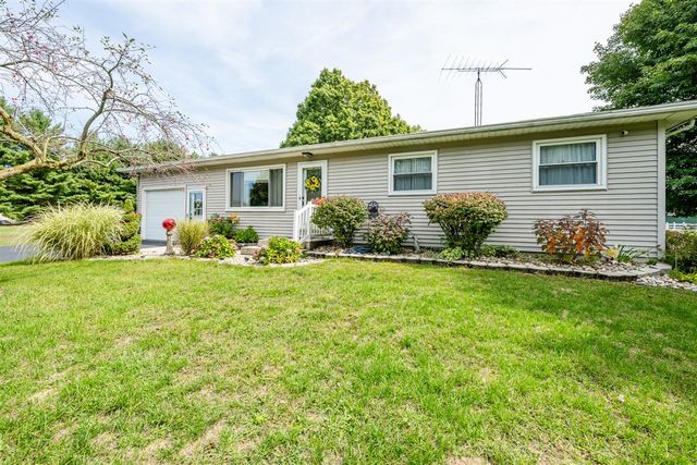 1155 S Bainbridge Center Road, Benton Harbor, MI 49022