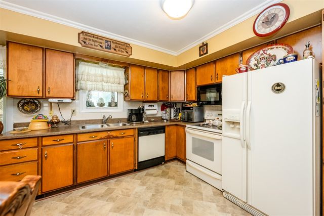 1155 S Bainbridge Center Road, Benton Harbor, MI 49022