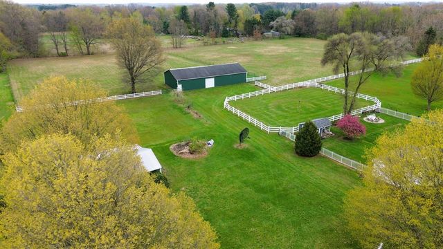 1155 S Bainbridge Center Road, Benton Harbor, MI 49022