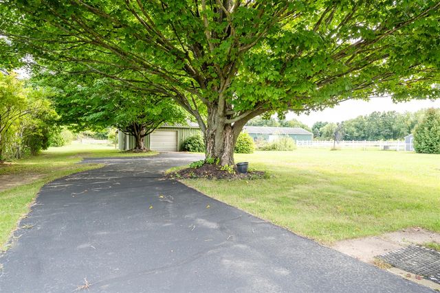 1155 S Bainbridge Center Road, Benton Harbor, MI 49022