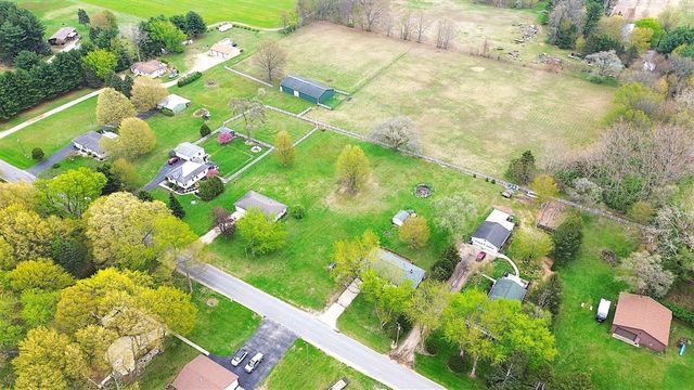 1155 S Bainbridge Center Road, Benton Harbor, MI 49022
