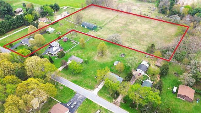 1155 S Bainbridge Center Road, Benton Harbor, MI 49022