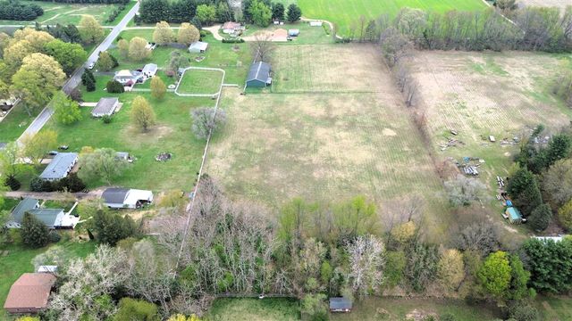 1155 S Bainbridge Center Road, Benton Harbor, MI 49022