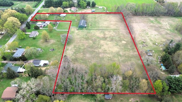 1155 S Bainbridge Center Road, Benton Harbor, MI 49022