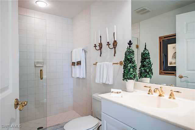 7041 Pelican Bay BLVD V1, Naples, FL 34108