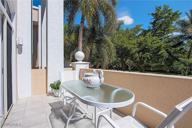 7041 Pelican Bay BLVD V1, Naples, FL 34108