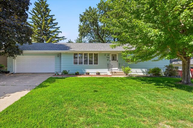 1534 17th Street NW, New Brighton, MN 55112