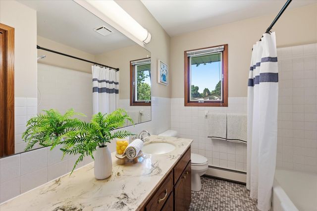 1534 17th Street NW, New Brighton, MN 55112