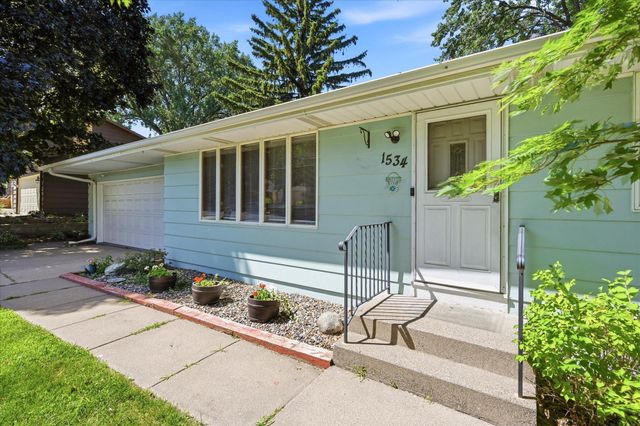 1534 17th Street NW, New Brighton, MN 55112