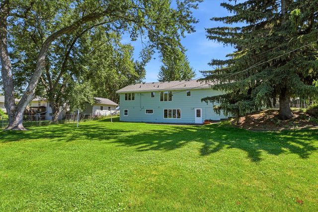 1534 17th Street NW, New Brighton, MN 55112