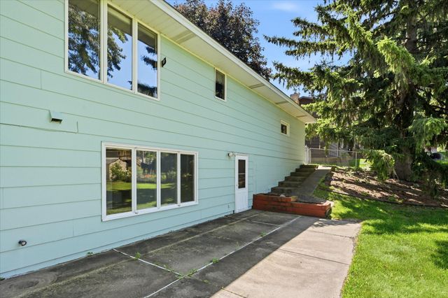 1534 17th Street NW, New Brighton, MN 55112