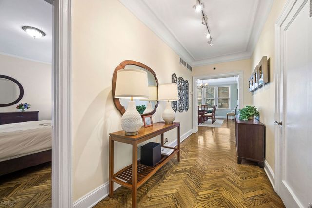 3800 N Lake Shore Drive 3G, Chicago, IL 60613