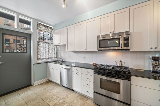 3800 N Lake Shore Drive 3G, Chicago, IL 60613