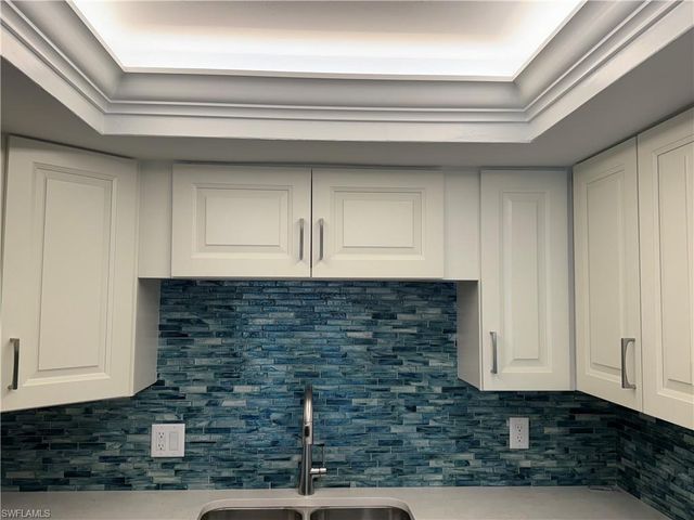 1523 Chesapeake AVE # B4, Naples, FL 34102
