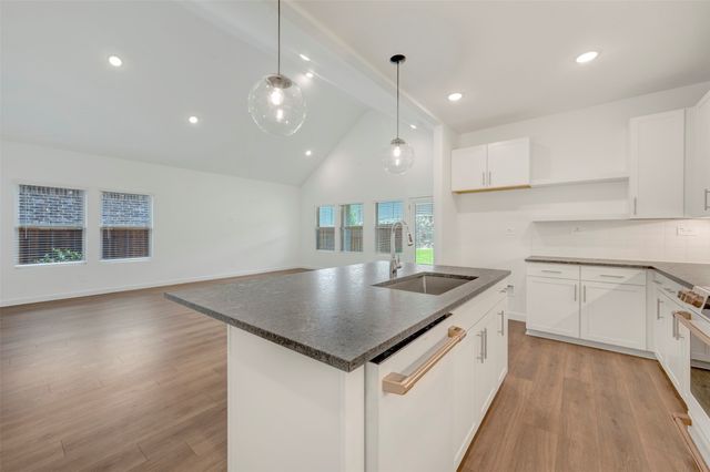148 Summer Rain Way, Newark, TX 76071
