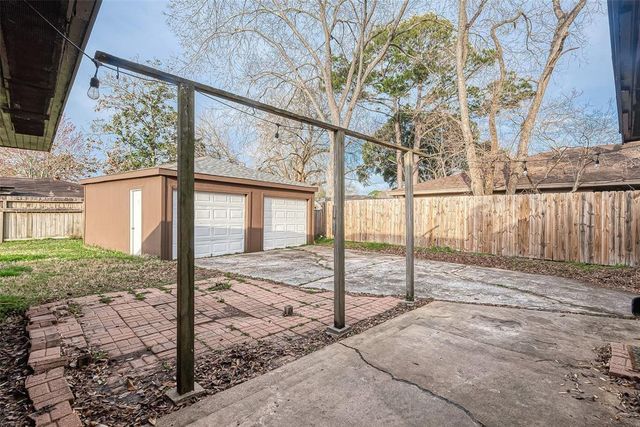 15726 Sea Liner Dr, Houston, TX 77062