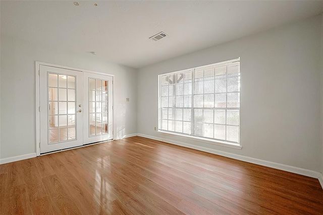 15726 Sea Liner Dr, Houston, TX 77062