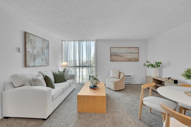 3050 Rue D'Orleans 421, San Diego, CA 92110