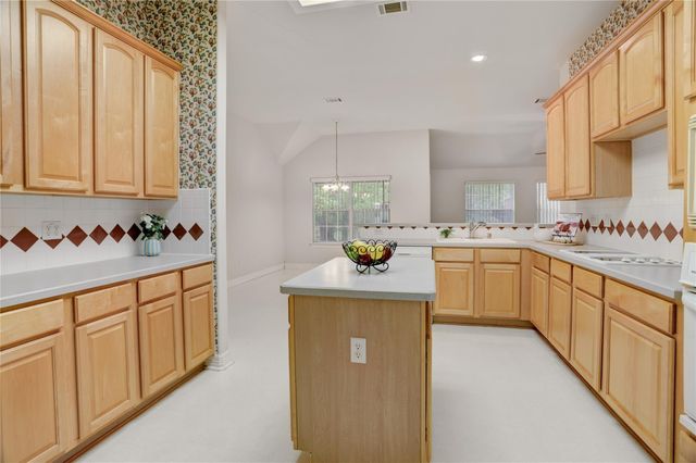 6850 Dillon Street, Houston, TX 77061