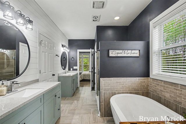 3355 Palmer Drive, Saugatuck, MI 49453