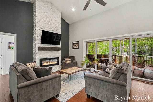 3355 Palmer Drive, Saugatuck, MI 49453