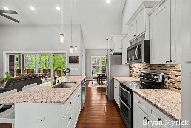 3355 Palmer Drive, Saugatuck, MI 49453
