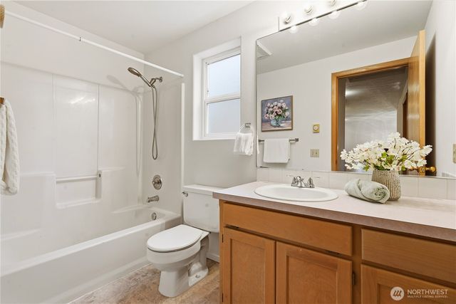 13033 25th Avenue NE, Seattle, WA 98125