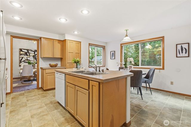 13033 25th Avenue NE, Seattle, WA 98125